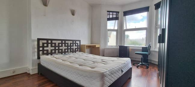 Big double with study, friendly flatmates! Main Photo