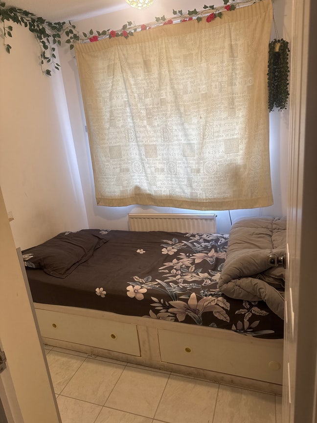 Box room (Singal room) available in Goodmayes Main Photo