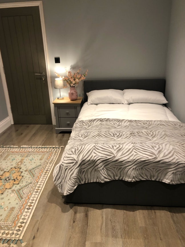 Two Spacious Double rooms in a great location Main Photo