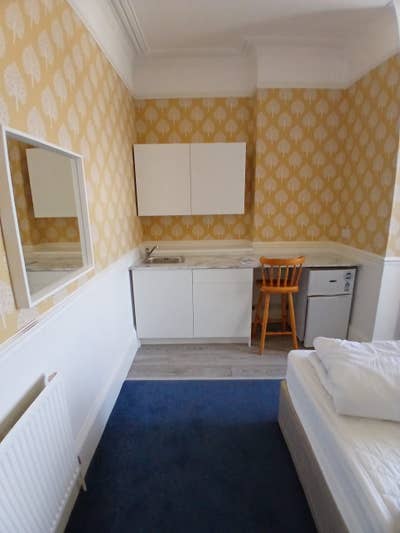 Self-Contained Studio - all bills included Main Photo