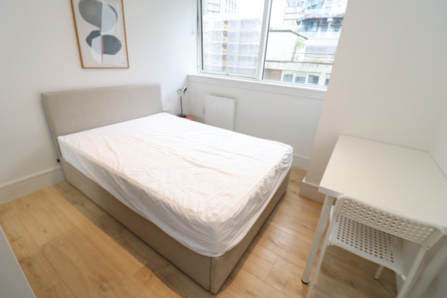 Double Room in Brand New 2-Bed Flat – Olympic Way  Main Photo