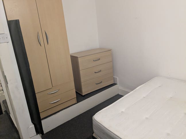 Student Double Room, Kensington Fields  Main Photo