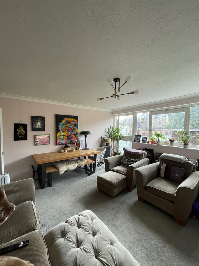 Short term or weekly rental in sociable house Main Photo