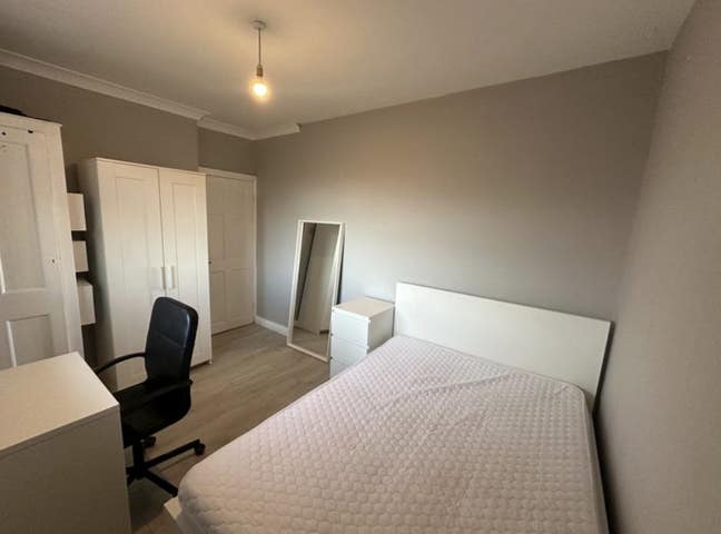 🏡 Modern Double Room by the River | Homerton E9 | Main Photo