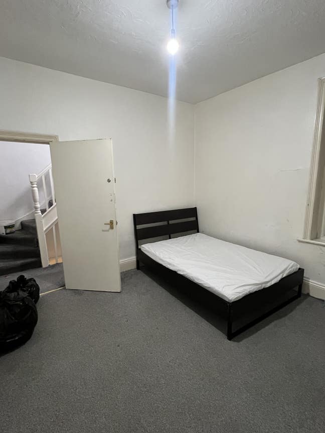 Double room with furnished Main Photo