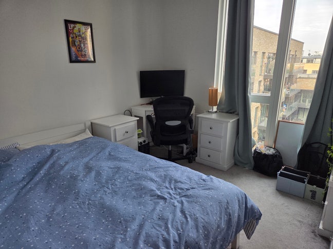 Large Room for Short-Term Let in Canary Wharf Main Photo