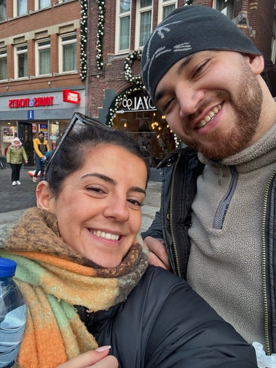 Professionals looking for room/flat  Main Photo