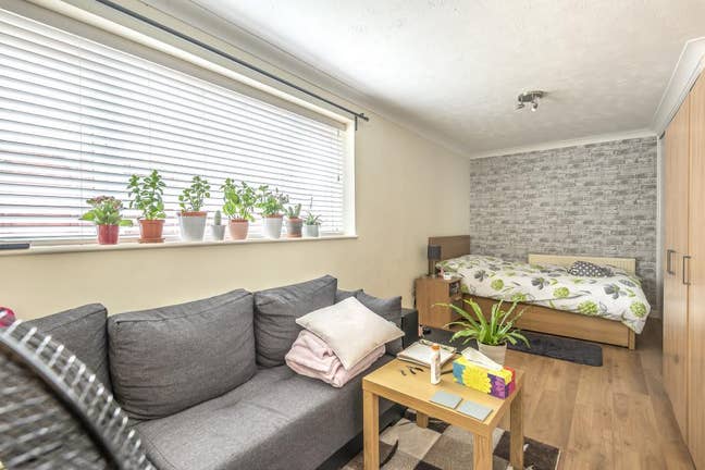 Mini Studio Flat - Bicester - Great for Couples Main Photo