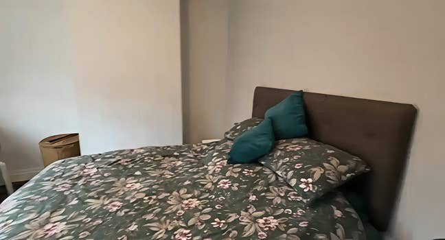 Double Room is available for rent in BL1 6NX Main Photo