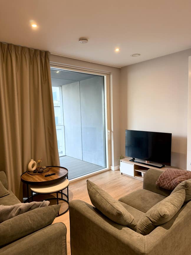 Double room in a 2-bed, 2-bath flat, Stratford Main Photo