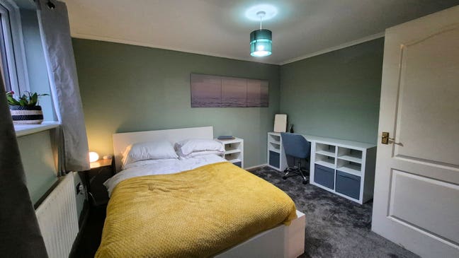 Double Room Great transport links Main Photo