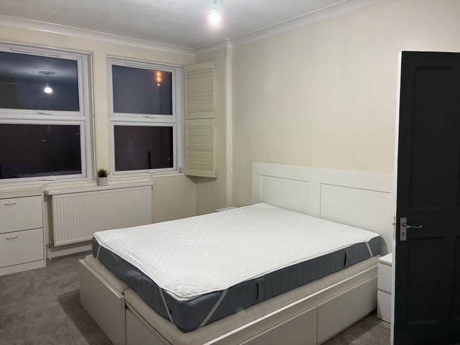 Double Room Available; All Bills Included Main Photo
