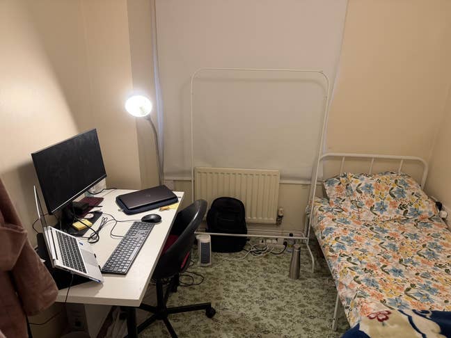 Single Furnished Room  Main Photo