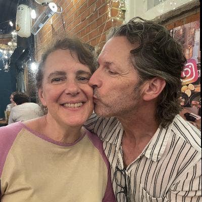 Looking for furnished 2 bedroom flat  Main Photo