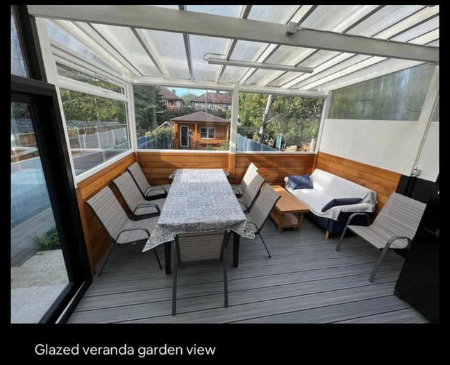 Cute friendly house in east London  Main Photo