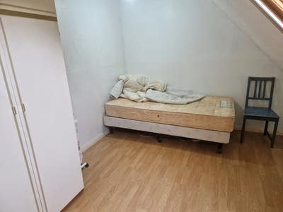 Room available immediately - EH6 area Main Photo