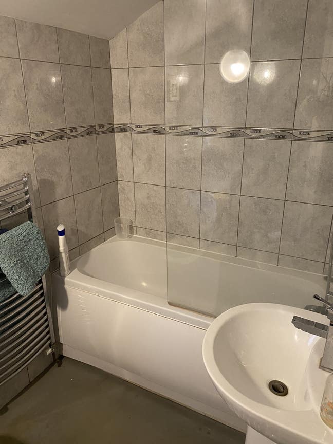 Room to Rent - Chatham Main Photo