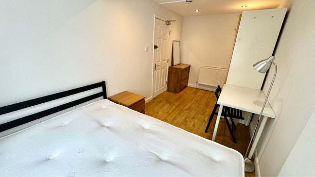 Double Room - MK14 7Dj Main Photo