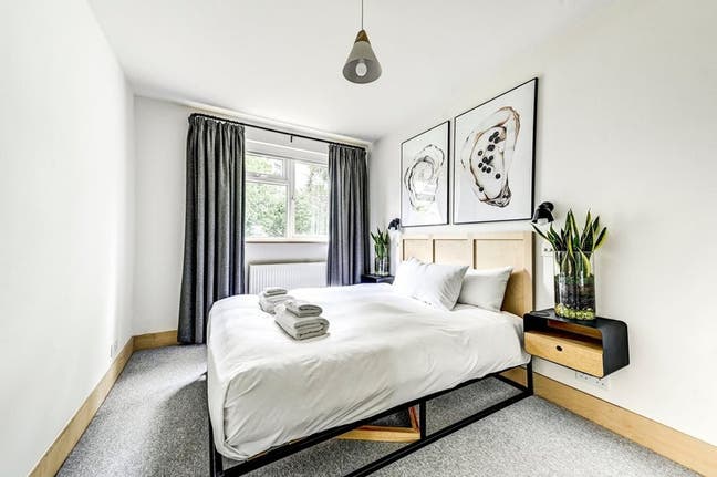 Modern Double Rooms in Liverpool – Bills Inc Main Photo