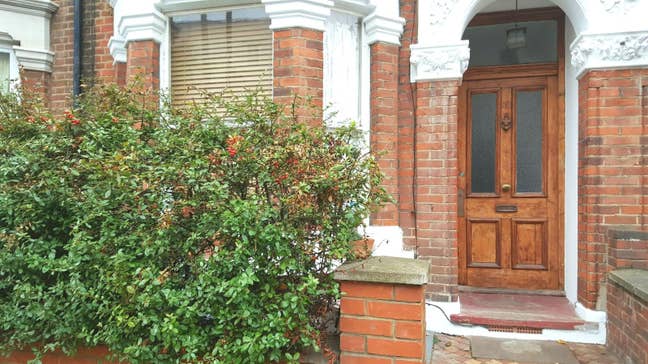 Lovely room, Central Location, Victorian Property Main Photo