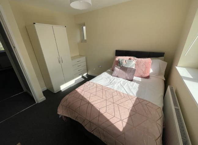 Luxury 5 Bedroom All Ensuite (Great Central) Main Photo