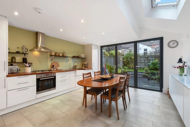Room in Streatham Common -gorgeous terrace house  Main Photo