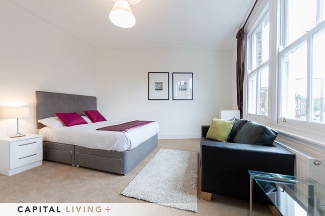 Large Furnished Double, Social and Friendly house  Main Photo