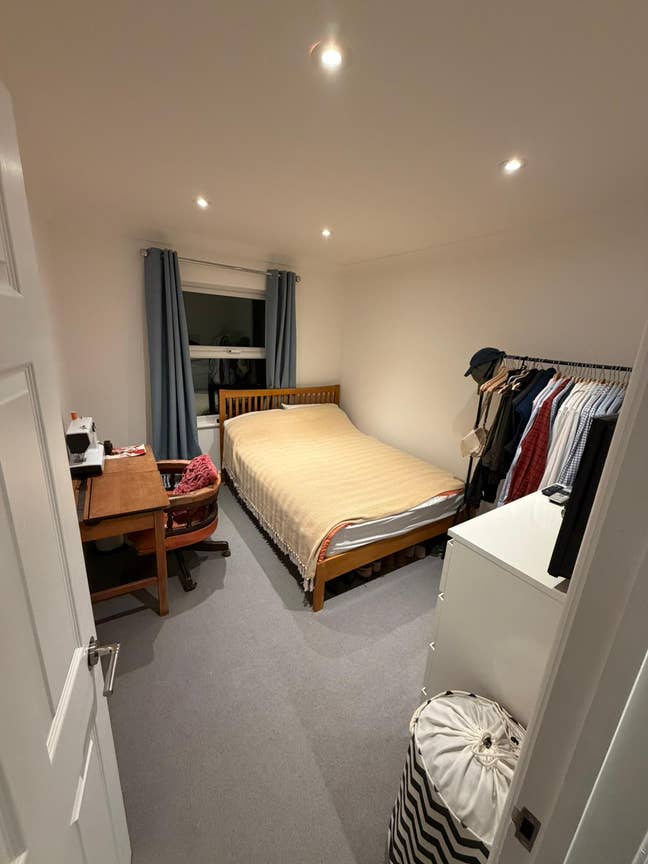 Double Room in a friendly Earlsfield house  Main Photo