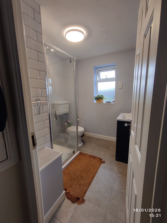 Double room in Enfield for rent Main Photo