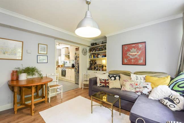 27yr old girly looking for social housemates Main Photo