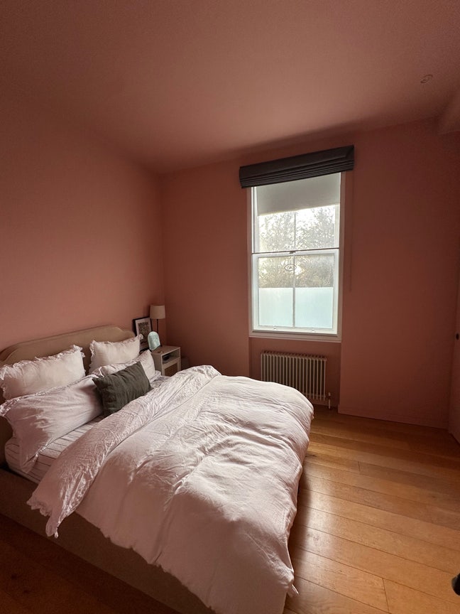 Beautiful Double Room in 2 bed Flat in Wandsworth  Main Photo