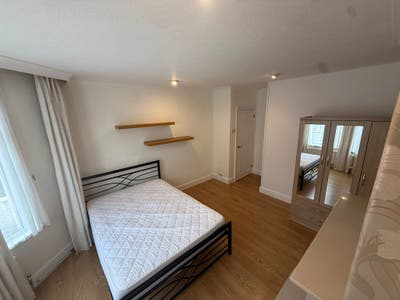 Double Room in 4-Bed House | Pontcanna/Canton Main Photo