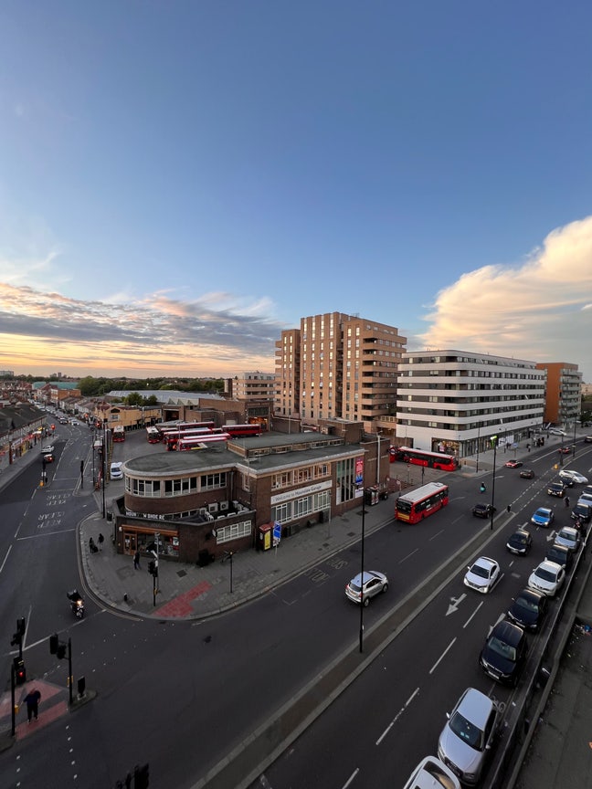 Double bed, room with private bathroom TW3 1TA Main Photo