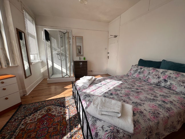 Lovely House share close to Town centre  Main Photo