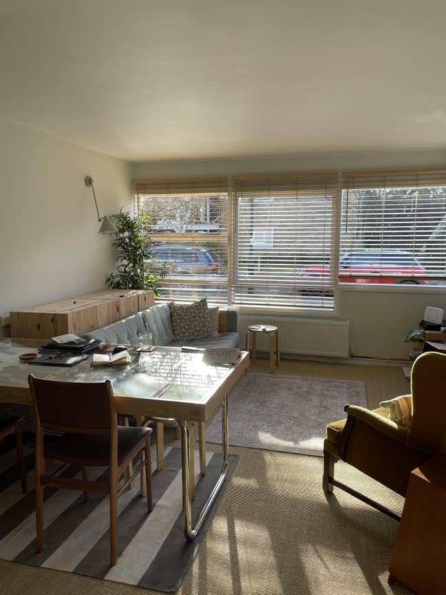 Spare room in mid-century flat Main Photo