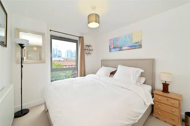 Double Room with a Ensuite | Aldgate East Main Photo