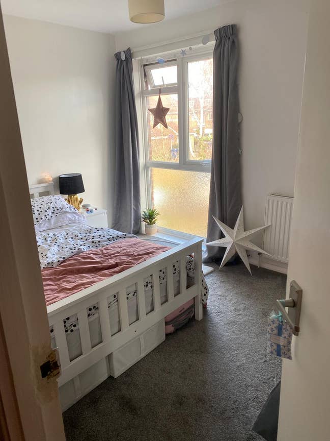 Double Room Available Near Gunnersbury Park Main Photo