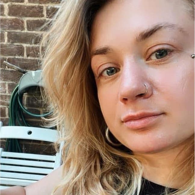 Professional Female seeks a double room Main Photo