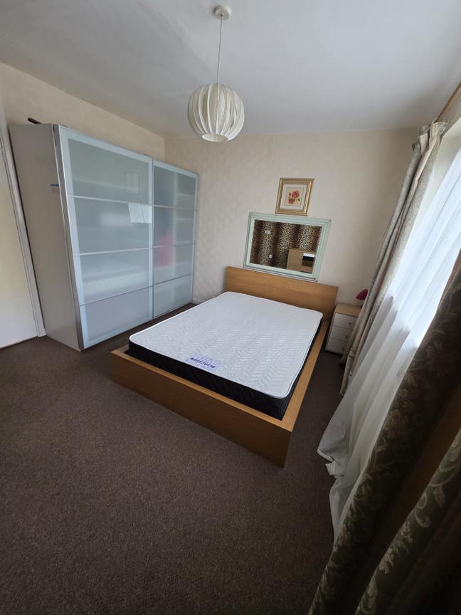 Rooms rent in East London E16 Main Photo