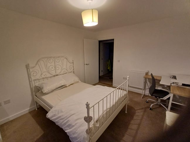 Room available (Sun - Thurs) - close to Addenbrook Main Photo