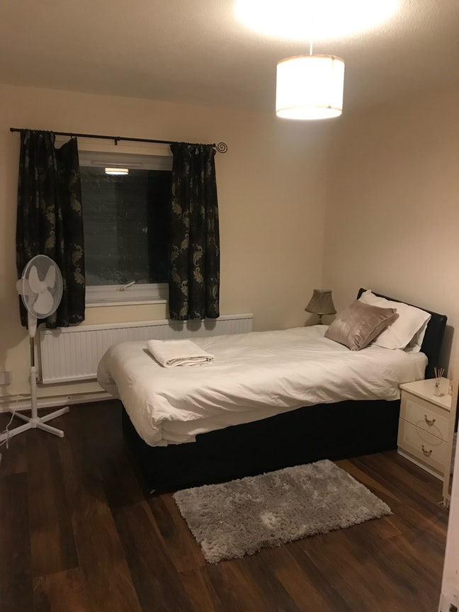 2 rooms in flat SE28 Main Photo