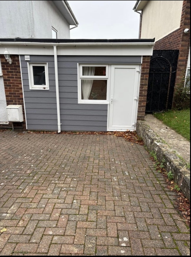 Studio room in east cowes  Main Photo