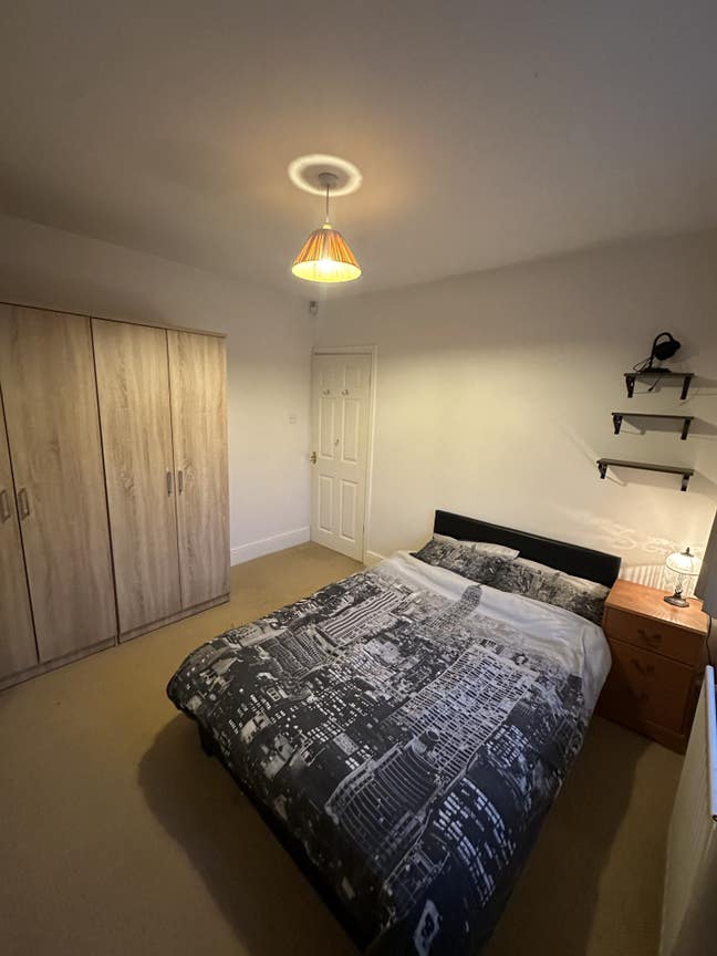 Double Bed Room in Stourbridge (Bills-Included) Main Photo