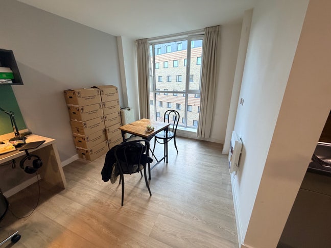 Studio available Main Photo