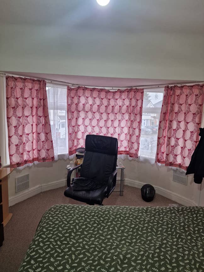 Double Bedroom Available in Family Oriented House  Main Photo