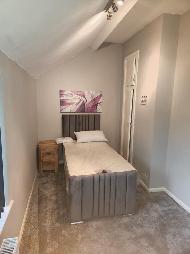 Well furnished double room bills inclusive Main Photo