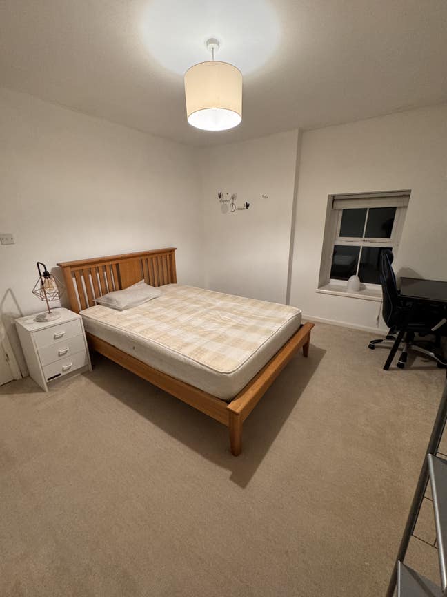 1Double Room for rent  Main Photo