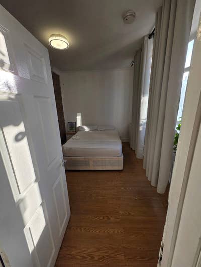 Double room in feltham Main Photo