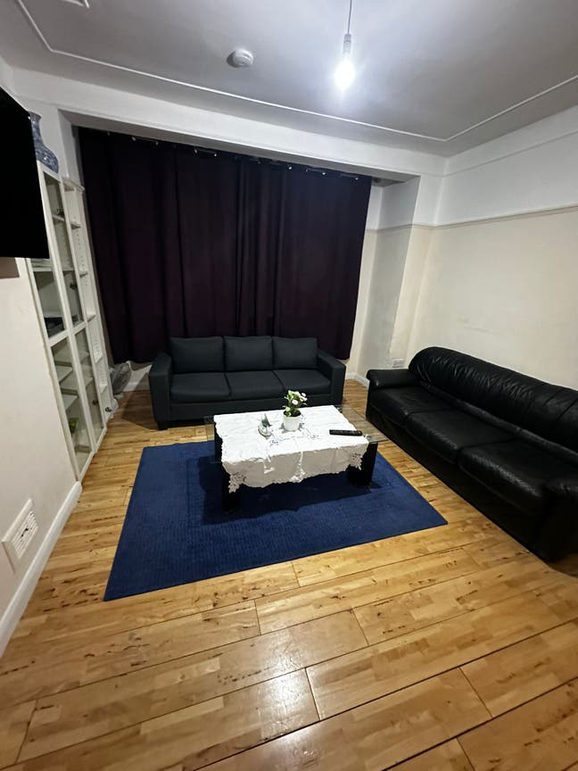 Large room available for rent in Streatham Comm Main Photo