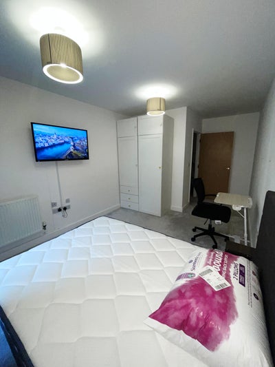 Double Room | Concierge | Bills Inc | 3min Tube Main Photo